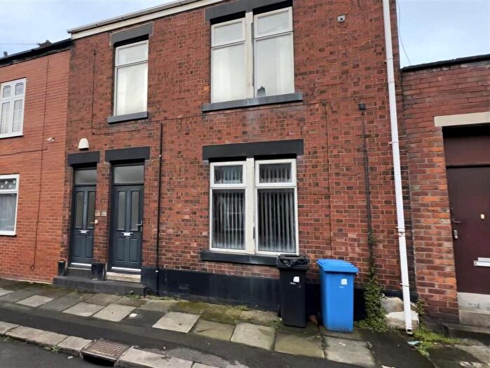 2 Bedroom Apartment For Sale In Pearl Street, Denton, M34