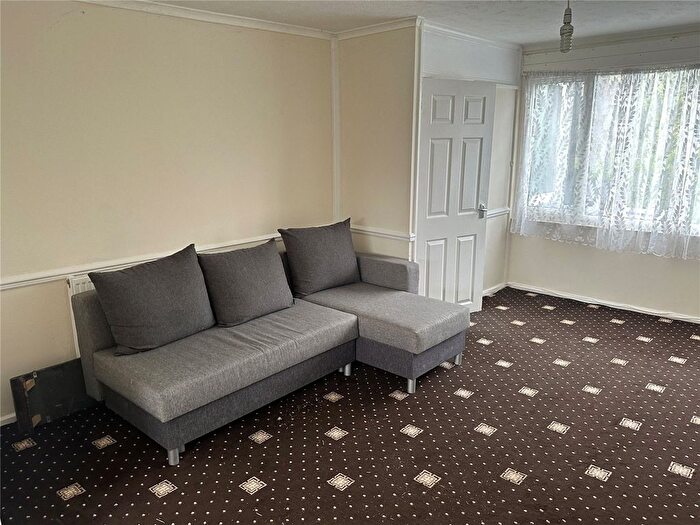 3 Bedroom End Of Terrace House For Sale In Canberra Way, Birmingham, West Midlands, B12