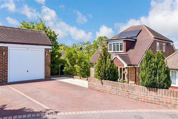 3 Bedroom Chalet For Sale In Downs View Road, Penenden Heath, Maidstone, Kent, ME14