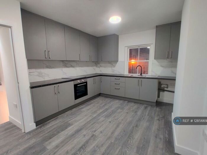 Studio To Rent In West Street, Harrow, HA1