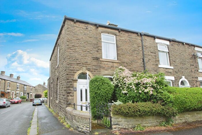 3 Bedroom End Of Terrace House To Rent In Duke Street, Glossop, Derbyshire, SK13