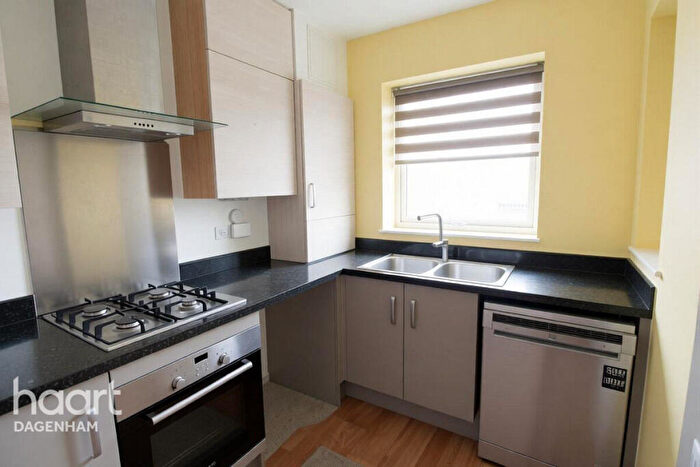 3 Bedroom Terraced House To Rent In Ellis Avenue, Dagenham, RM8
