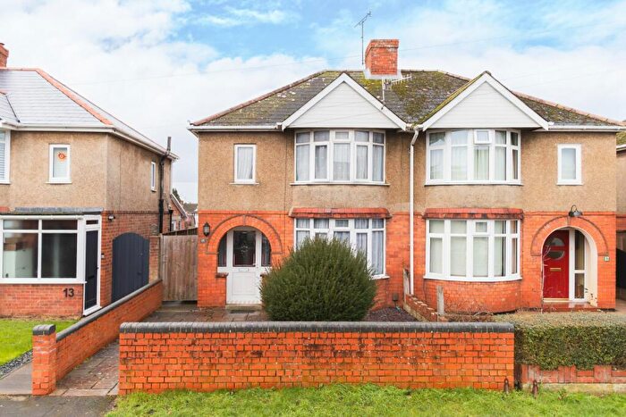 3 Bedroom Semi Detached House For Sale In Church Walk North, Swindon, Wiltshire, SN25