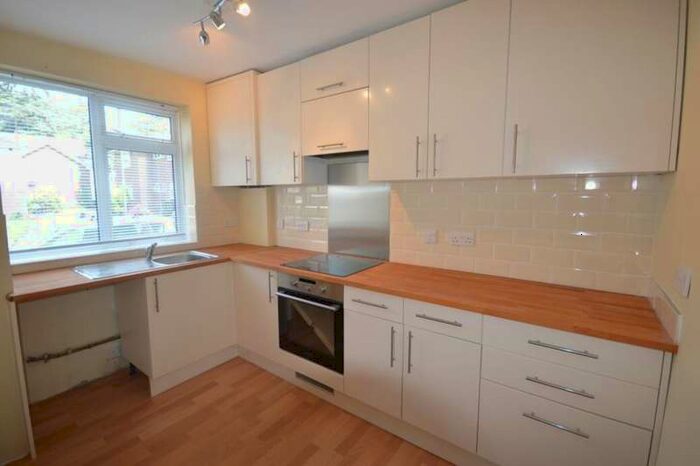 2 Bedroom Flat To Rent In Courtlands Crescent, Banstead, SM7