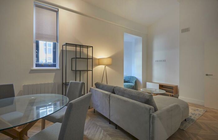 2 Bedroom Apartment To Rent In Lamberts House Briggate Leeds, LS1