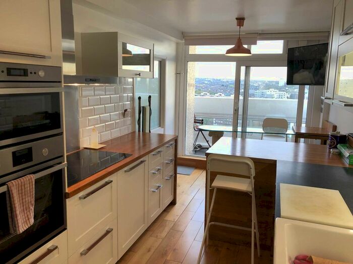 2 Bedroom Flat To Rent In Edrich House, Stockwell, SW4