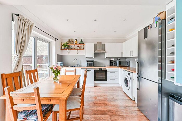 3 Bedroom Detached House For Sale In Kemble Road, Forest Hill, London, SE23