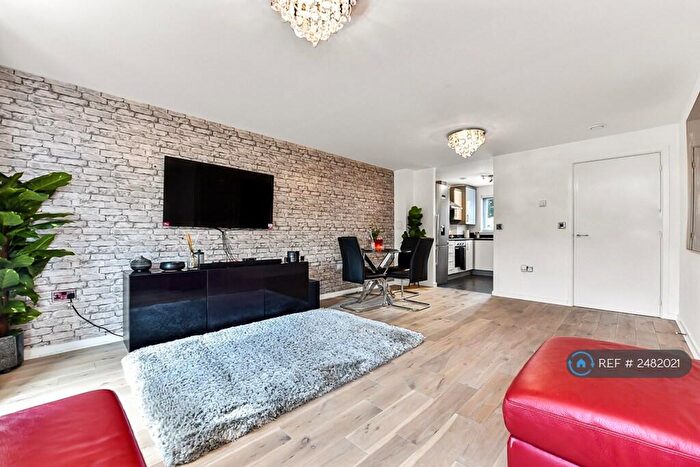 4 Bedroom Terraced House To Rent In Shiers Avenue, Dartford, DA1