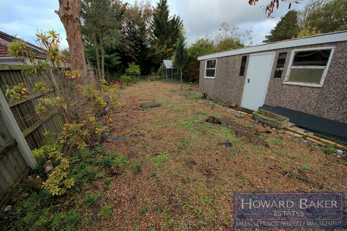 2 Bedroom Detached Bungalow To Rent In Penrose Avenue, Watford, WD19