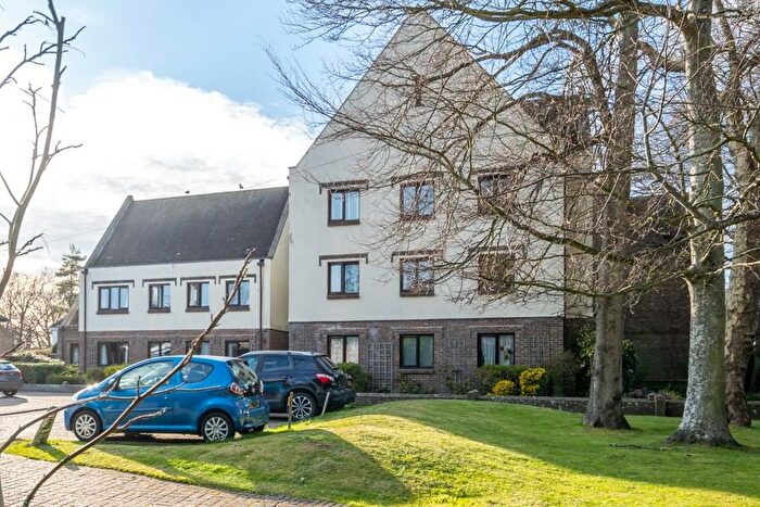 2 Bedroom Flat For Sale In Aldwick Street, Aldwick, Bognor Regis, PO21