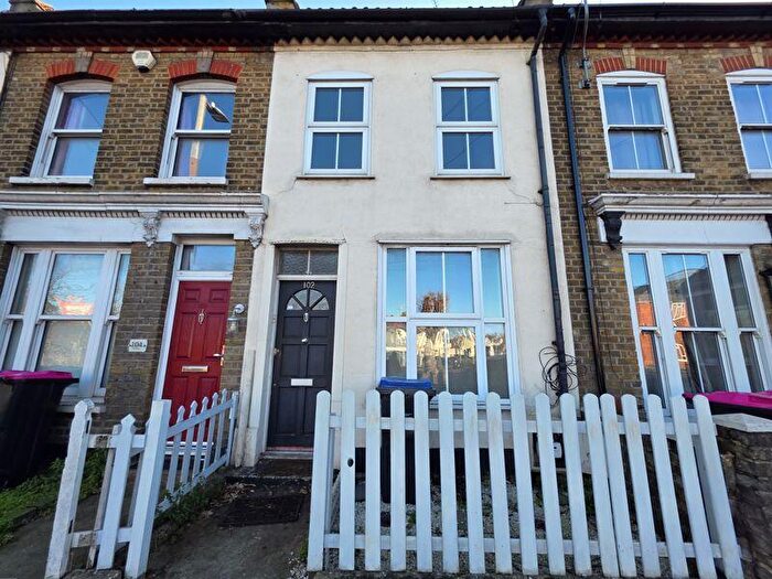 2 Bedroom Terraced House To Rent In East Street, Southend-On-Sea, SS2