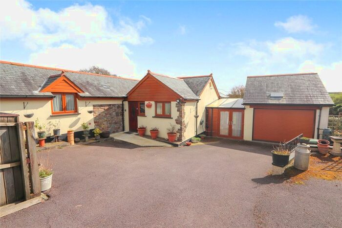 2 Bedroom Detached House For Sale In Frithelstockstone, Torrington, EX38