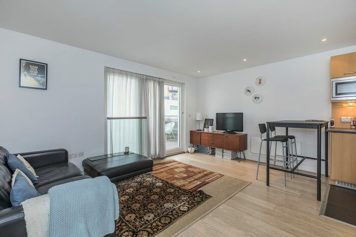 1 Bedroom Flat To Rent In Meridian Court, Bermondsey, SE16