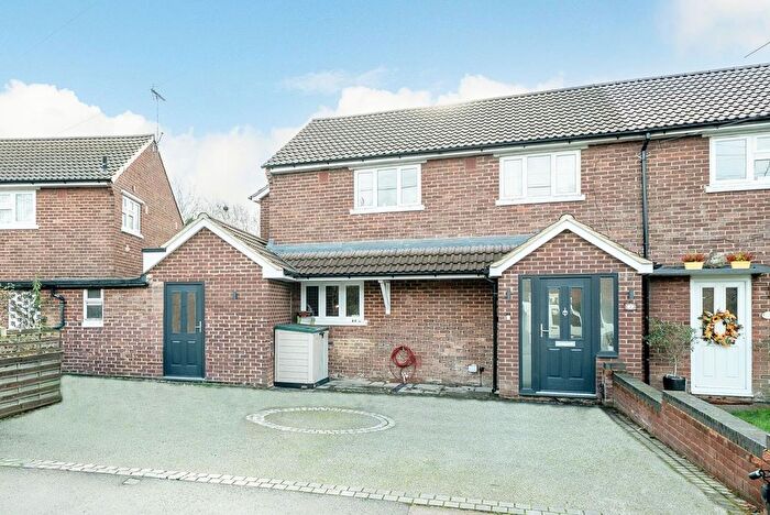 4 Bedroom Semi Detached House For Sale In Flint Way, St. Albans, AL3