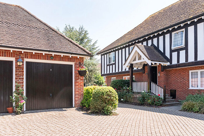 2 Bedroom Apartment For Sale In Middle Green, Brockham, Betchworth, RH3