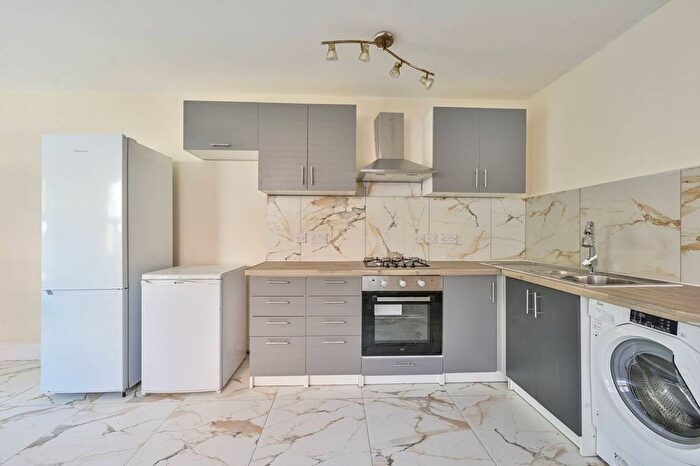 1 Bedroom Flat To Rent In Durnsford Road, Southfields, London, SW19