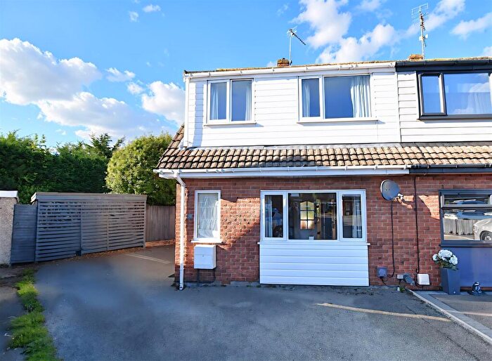 3 Bedroom Semi Detached House For Sale In Bron Yr Efail, Wrexham, LL12