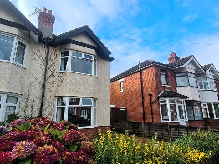 3 Bedroom Semi-Detached House To Rent In Bellemoor Road, Southampton, SO15