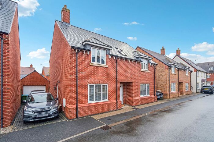 4 Bedroom Detached House For Sale In Cotts Field, Haddenham, HP17
