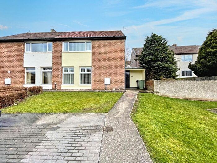 3 Bedroom Semi Detached House For Sale In Dunn Road, Peterlee, SR8