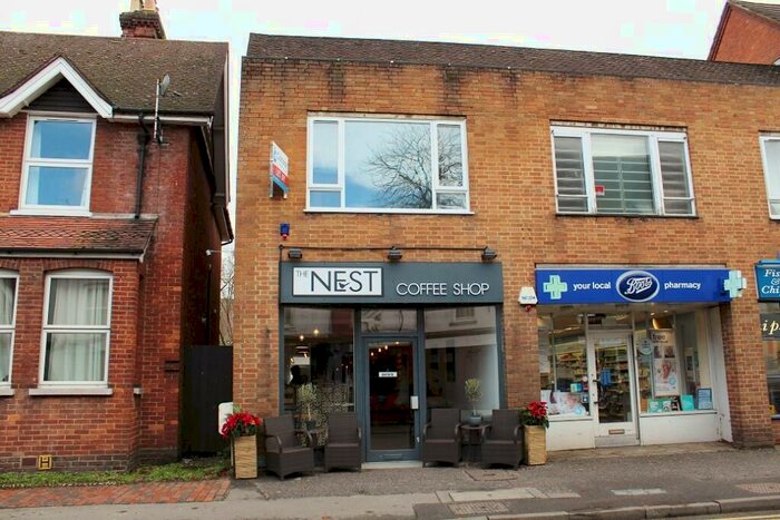 2 Bedroom Flat To Rent In High Street, Bramley, Guildford, GU5