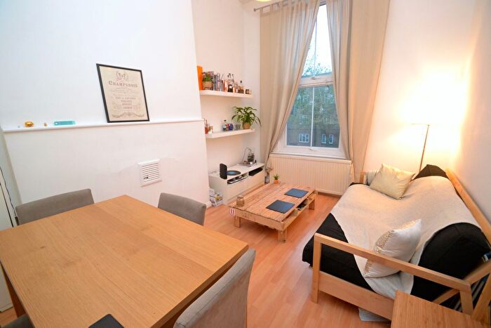 2 Bedroom Flat To Rent In Ladbroke Grove, London, W10