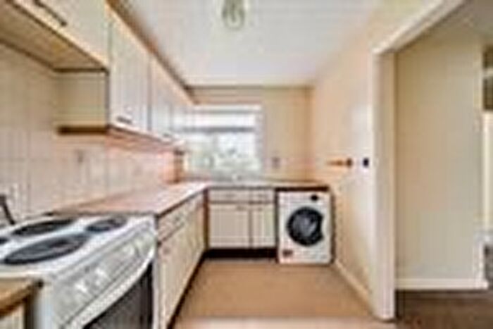 2 Bedroom Flat To Rent In Coppers Mead, Sycamore Grove, New Malden, KT3