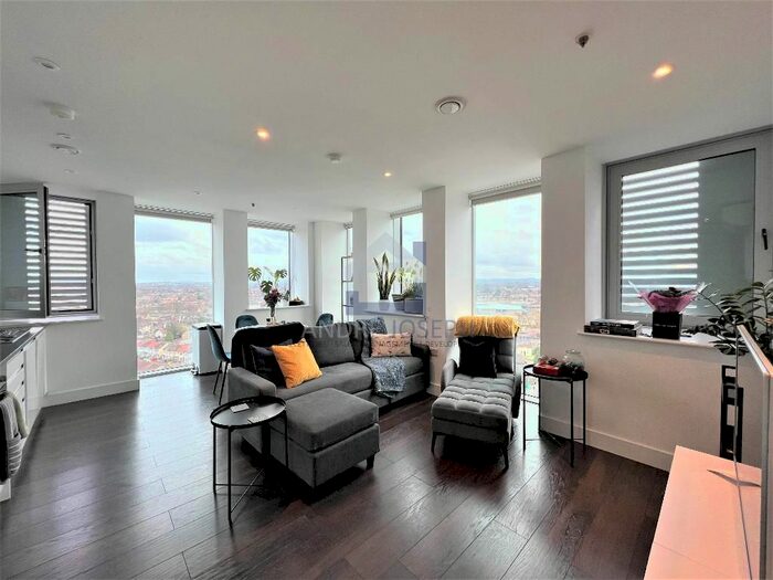 2 Bedroom Flat To Rent In Britannia Point, Colliers Wood, SW19