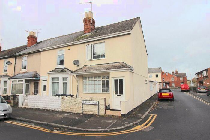 3 Bedroom House To Rent In Bed House To Rent, Ipswich Street, Ferndale, SN2