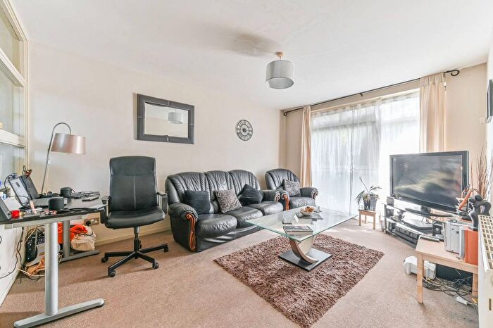 1 Bedroom Flat For Sale In Alexandra Walk, Crystal Palace, London, SE19