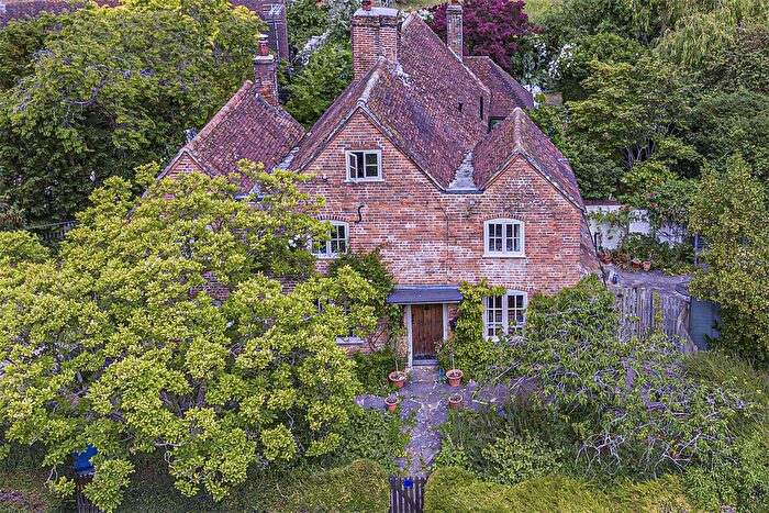 4 Bedroom Property For Sale In Limeswell, Streatley On Thames, RG8