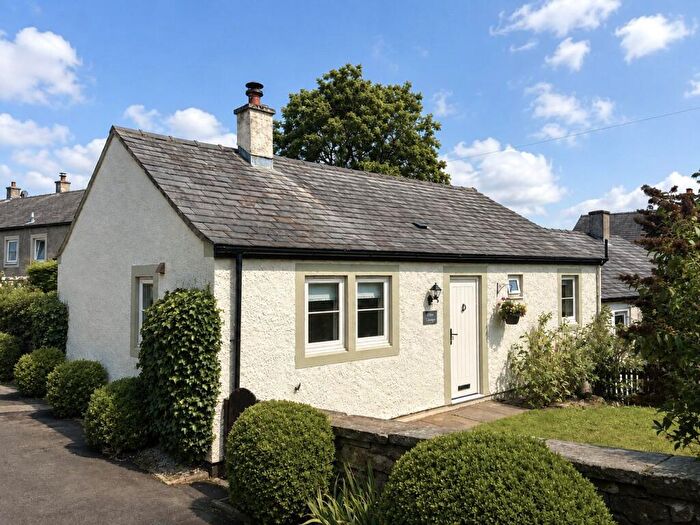 2 Bedroom Bungalow To Rent In Warren Fold, Hurst Green, BB7