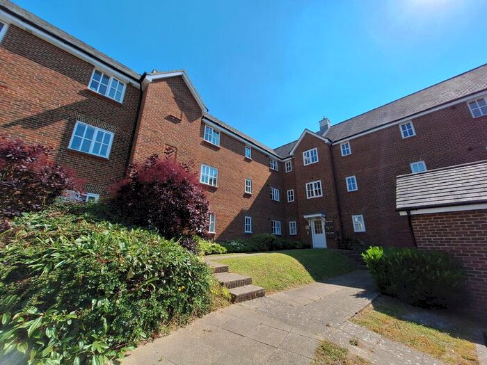 2 Bedroom Apartment To Rent In Farriers Lea, Haywards Heath, RH16