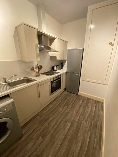 3 Bedroom Flat To Rent In Grindlay Street, Tollcross, Edinburgh, EH3