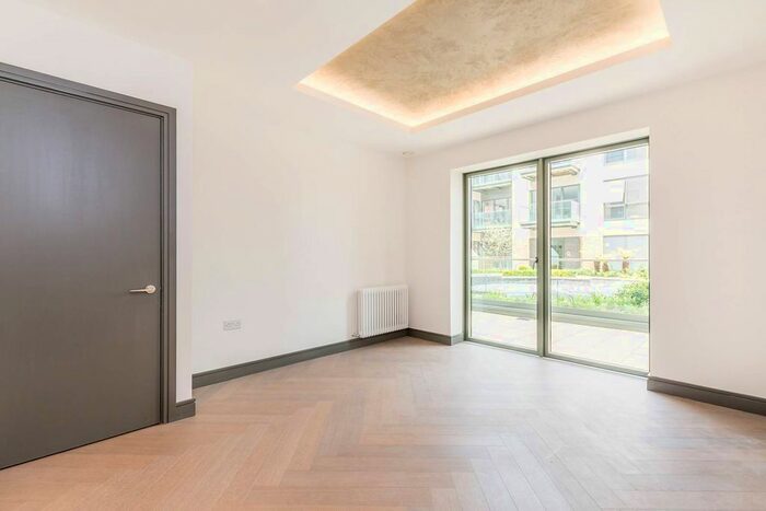 1 Bedroom Flat To Rent In Brewery Wharf, Twickenham, TW1