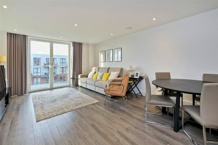 2 Bedroom Flat To Rent In Gaumont Place, London, SW2