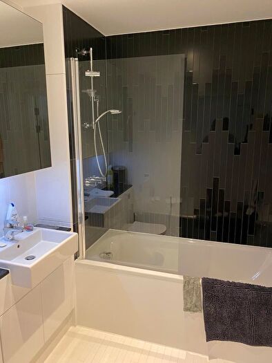 2 Bedroom Flat To Rent In Deacon Street, London, SE17