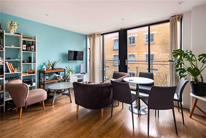 2 Bedroom Flat To Rent In Carillon Court, Greatorex Street, London, E1
