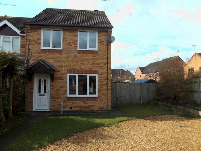 3 Bedroom Semi-Detached House To Rent In Deene Close, Market Harborough, LE16
