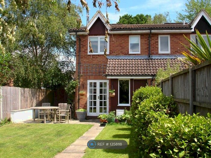 1 Bedroom Terraced House To Rent In Chiltern Avenue, Farnborough, GU14