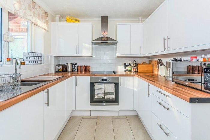 2 Bedroom Semi-Detached House To Rent In York Close, Bournville, Birmingham, B30