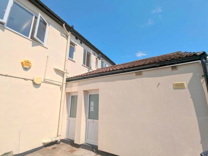 2 Bedroom Flat To Rent In High Street, Shirehampton, Bristol, BS11