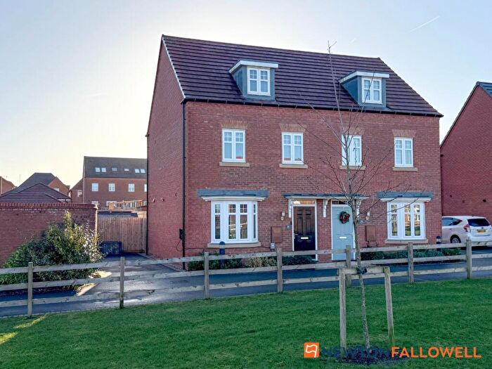 3 Bedroom Semi Detached House For Sale In Wickenby Avenue, Fernwood, NG24