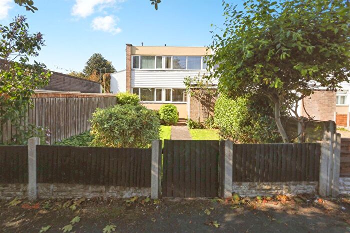 3 Bedroom End Of Terrace House For Sale In Lowerstack Croft, Birmingham, B37