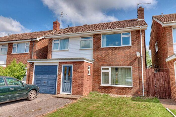 4 Bedroom Detached House For Sale In Parrs Road, Stokenchurch, HP14