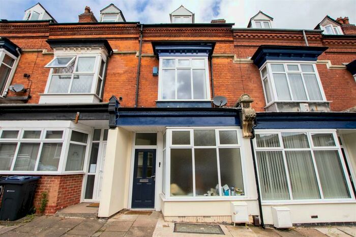 4 Bedroom House To Rent In Bournville Lane, Birmingham, B30