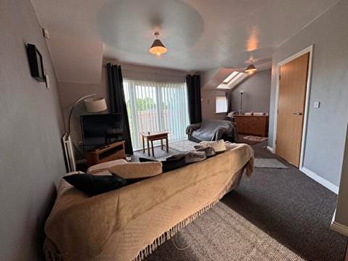 2 Bedroom Flat To Rent In Cornishway, Manchester, M22