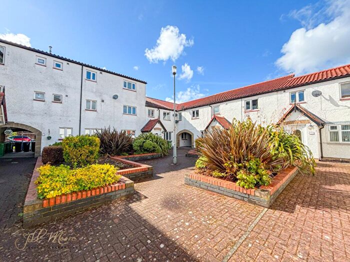 2 Bedroom Apartment For Sale In Hollyhock, Fatfield, Washington, Tyne And Wear, NE38