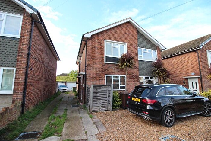 2 Bedroom Maisonette For Sale In Hampton Road, Worcester Park, KT4