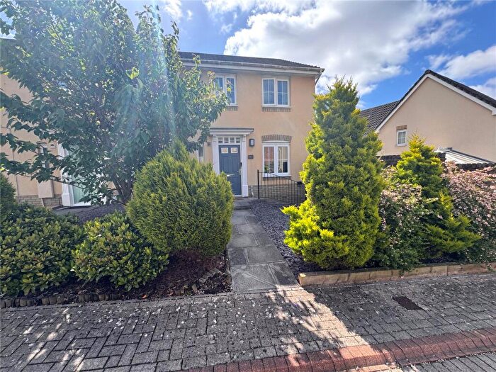 3 Bedroom End Of Terrace House For Sale In Clos Celyn, Barry, CF63